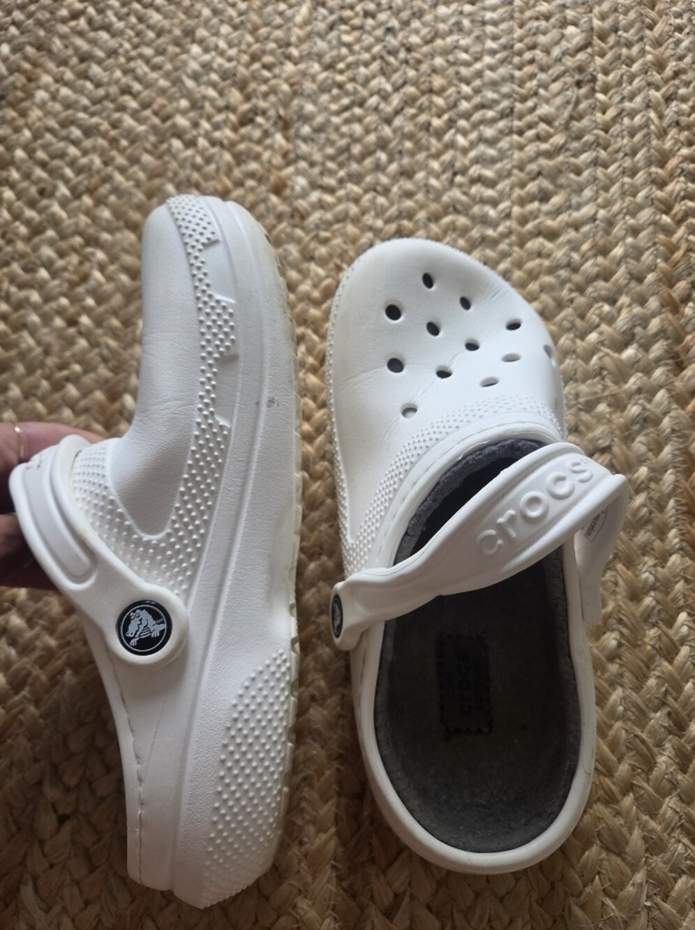 Womens Lined Crocs White Size 6